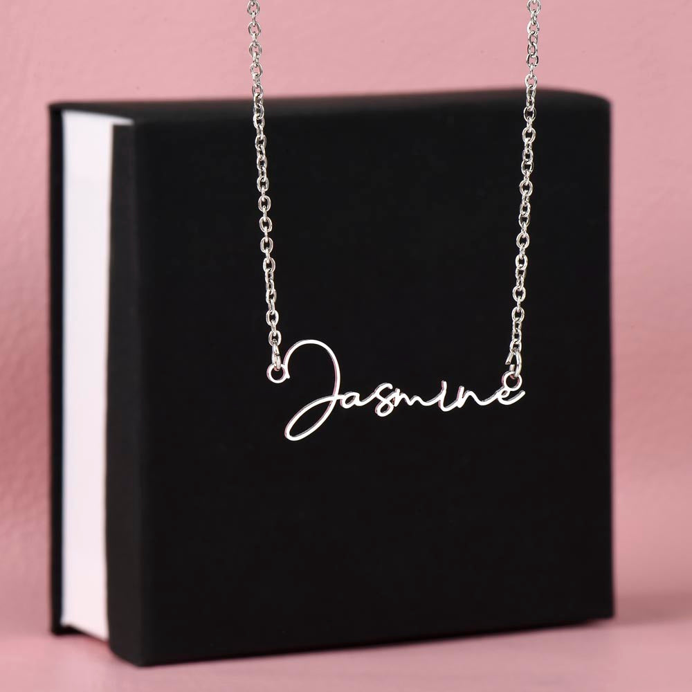 Stylish Signature Necklace for a Unique Look